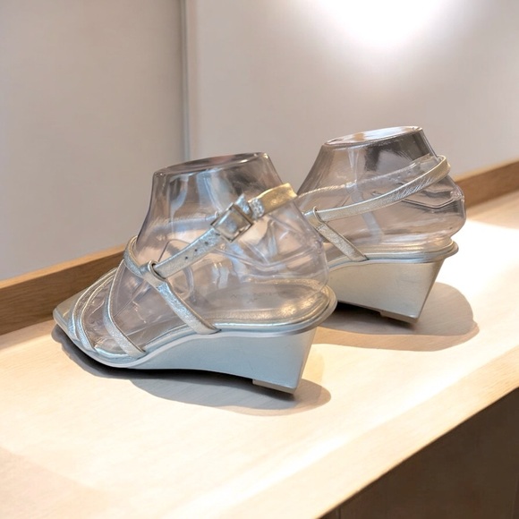 Caslon Silver Strappy Kitten Heel Sandals | Size 6 | Elegant Metallic Style - Picture 7 of 9